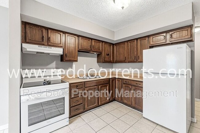 Building Photo - 517 Gibbs St