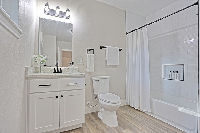 Building Photo - 704 Natchez River Cir