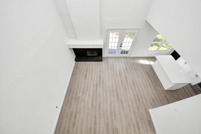 Building Photo - 2911 Meadowgrass Ln