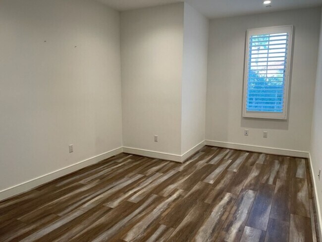 Building Photo - Newer home In Los Olivos