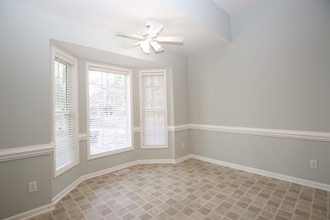 Building Photo - 26 Tahoe Cir