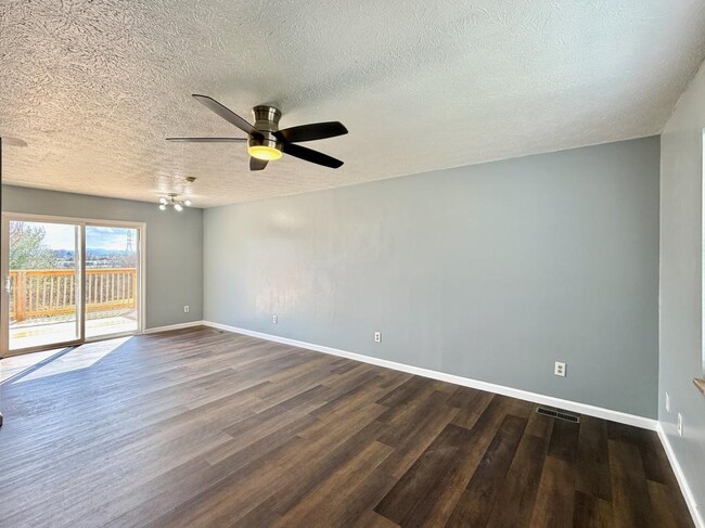 Building Photo - 275 Stone Dam Rd