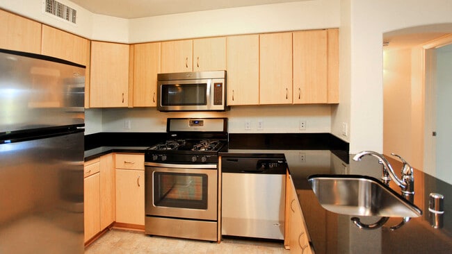 Kitchen - 3101 Sawtelle Blvd