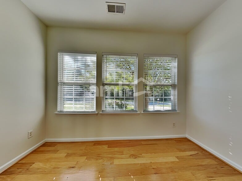 Building Photo - 12216 Palomar Dr