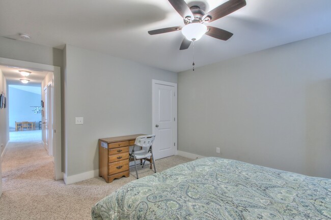 Building Photo - 1113 Camden Cir