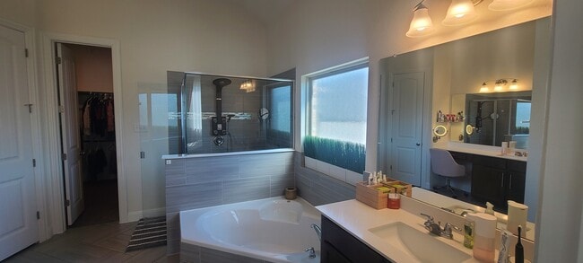 Building Photo - 5801 Antioch Cv