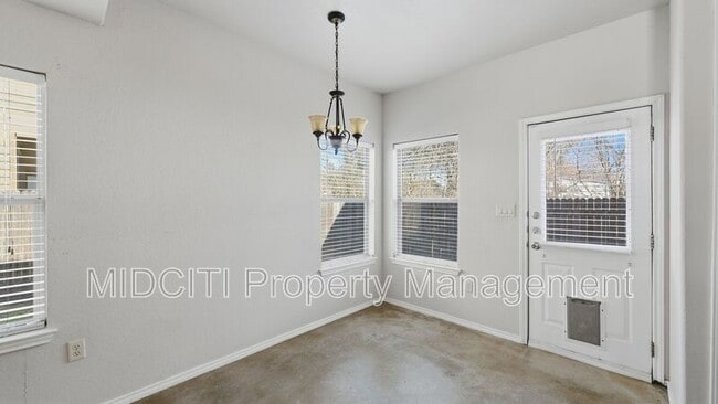 Building Photo - 1121 Brown Rock Dr