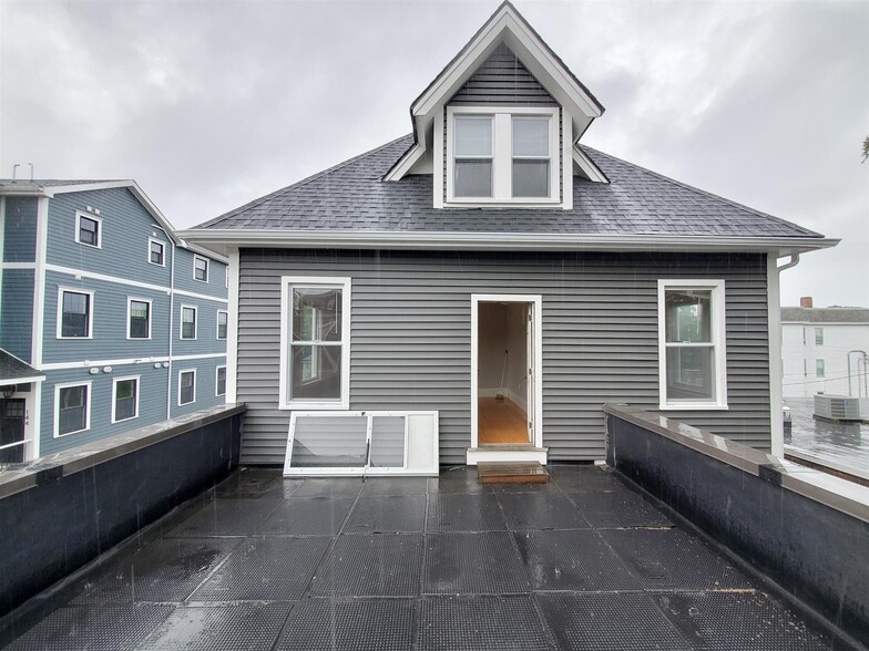 Building Photo - 146 Highland Ave