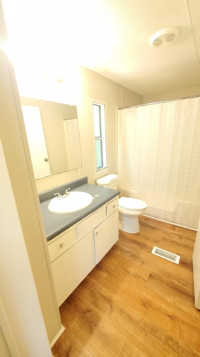 Building Photo - 4221 Holcomb Cir