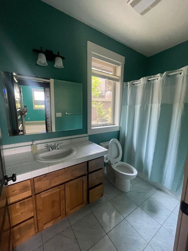 Building Photo - Gorgeous 4 Bedroom Home on Awbrey Butte!