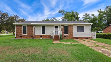 Building Photo - 3132 Fields Dr