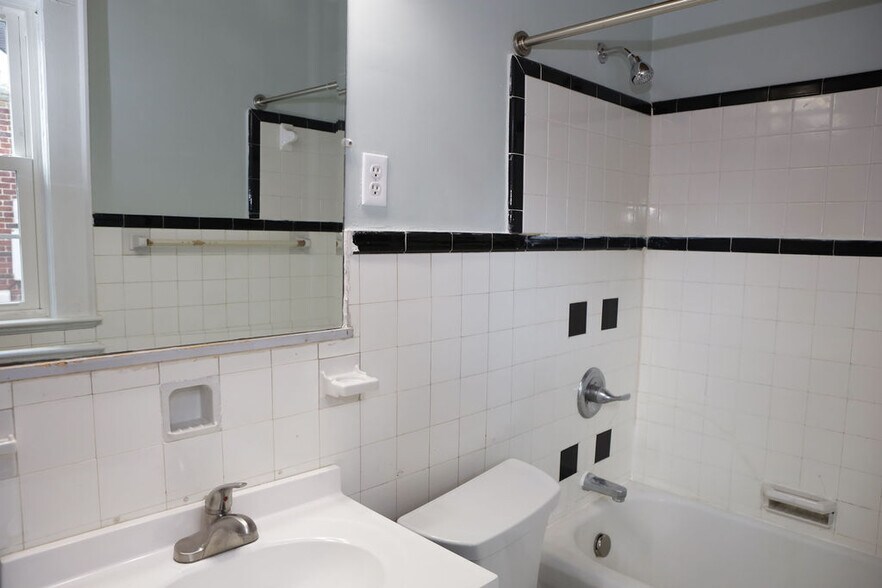 Building Photo - 603 Mayflower Dr