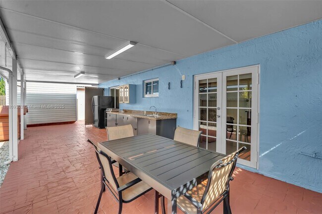 Building Photo - 2767 W 69th Terrace