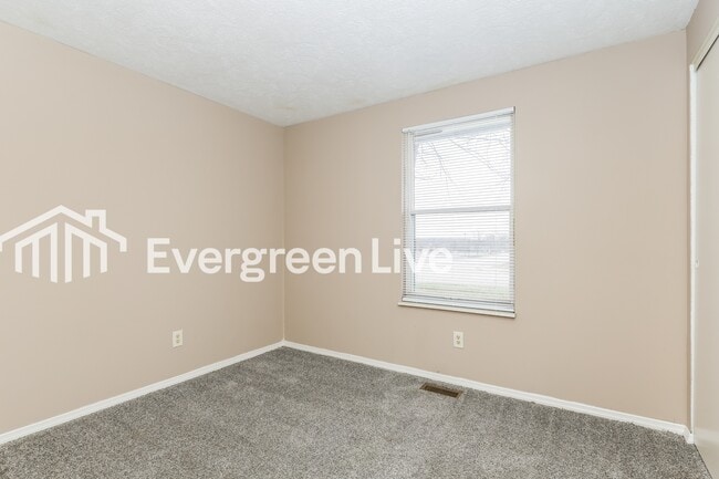 Building Photo - 2836 Miami Village Dr