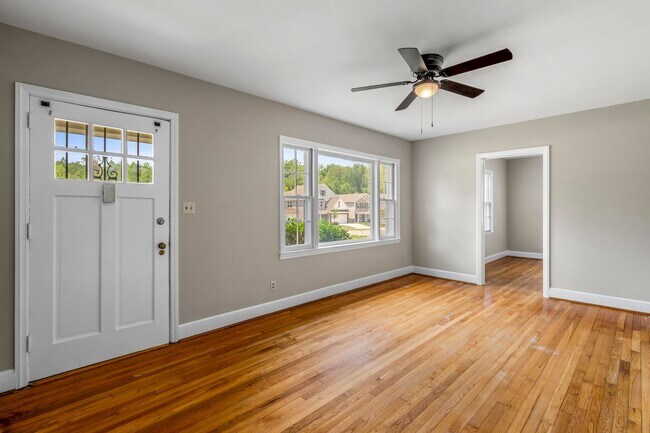Building Photo - Large Renovated Ranch Home, Two Kitchens & Two Living Areas, Hardwood Flooring, Deck, Fenced!
