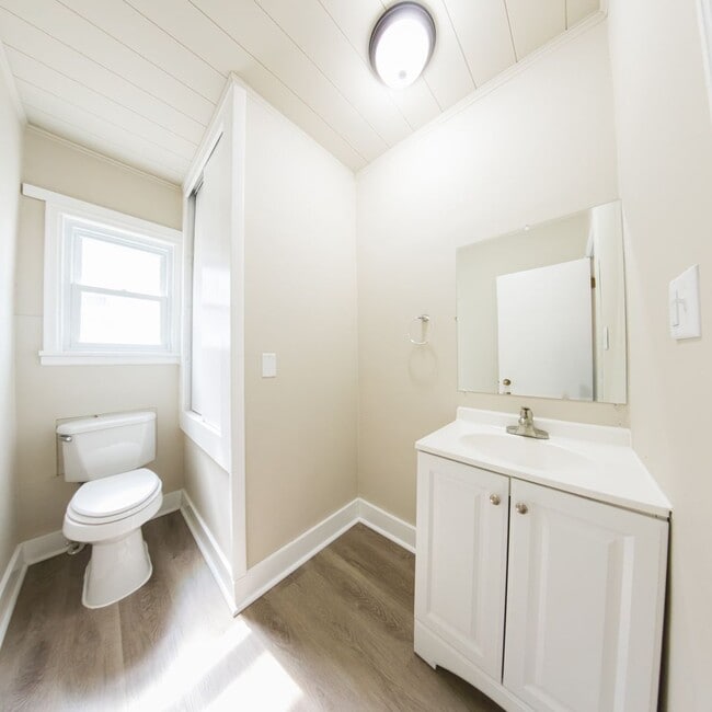 Building Photo - 3 Bedroom 2 Bath Home Conrad Iowa