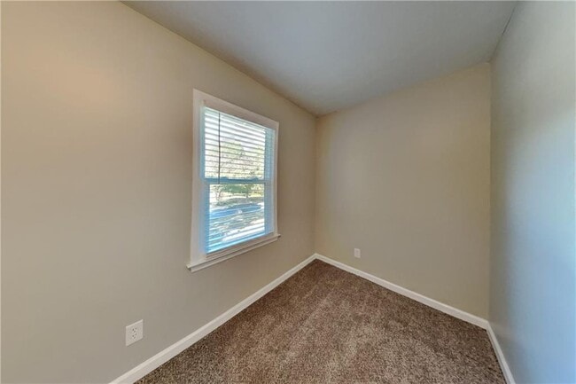 Building Photo - 4251 Vineyard Trail SW