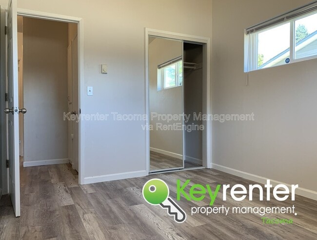 Building Photo - 1713 S 43rd St