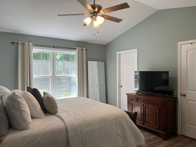 Building Photo - Sought after Waterfront Community in Colonial Beach