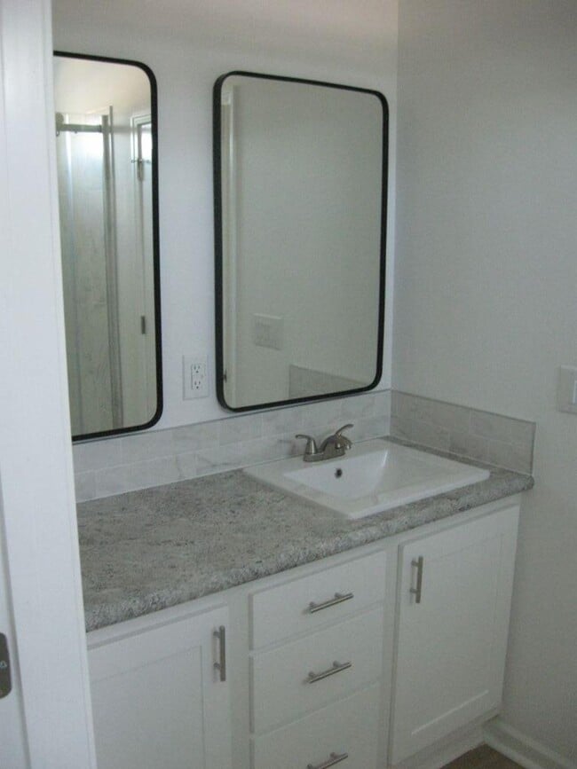 Building Photo - 43 Orange Blossom St