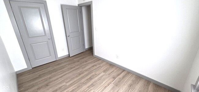 Building Photo - 8421 Banyan Ln