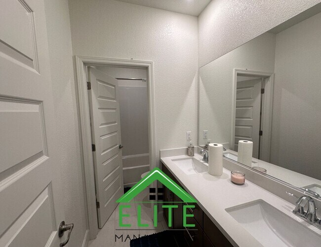 Building Photo - 6089 Waddington Wy