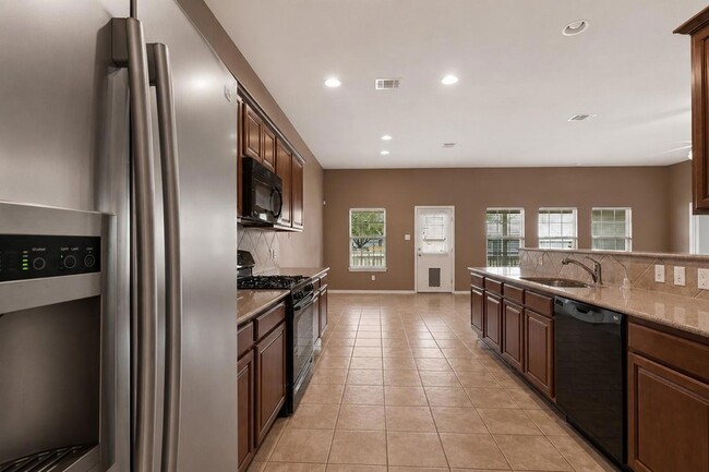 Building Photo - 354 Camelia Pkwy