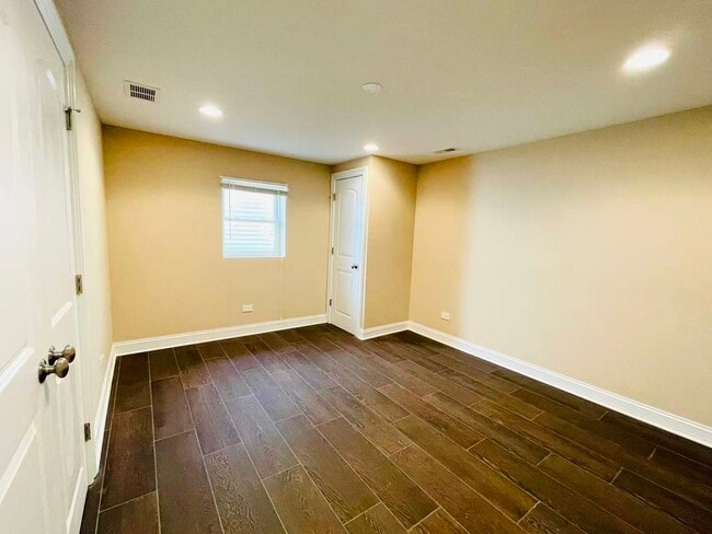 Building Photo - 406 S Lauder Ln