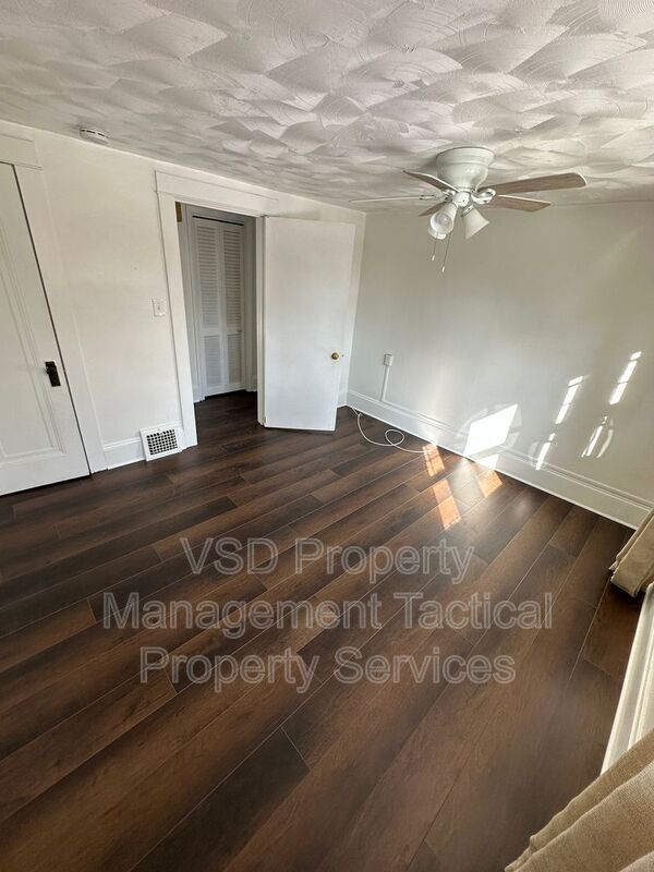 Building Photo - 1780 S Green Rd