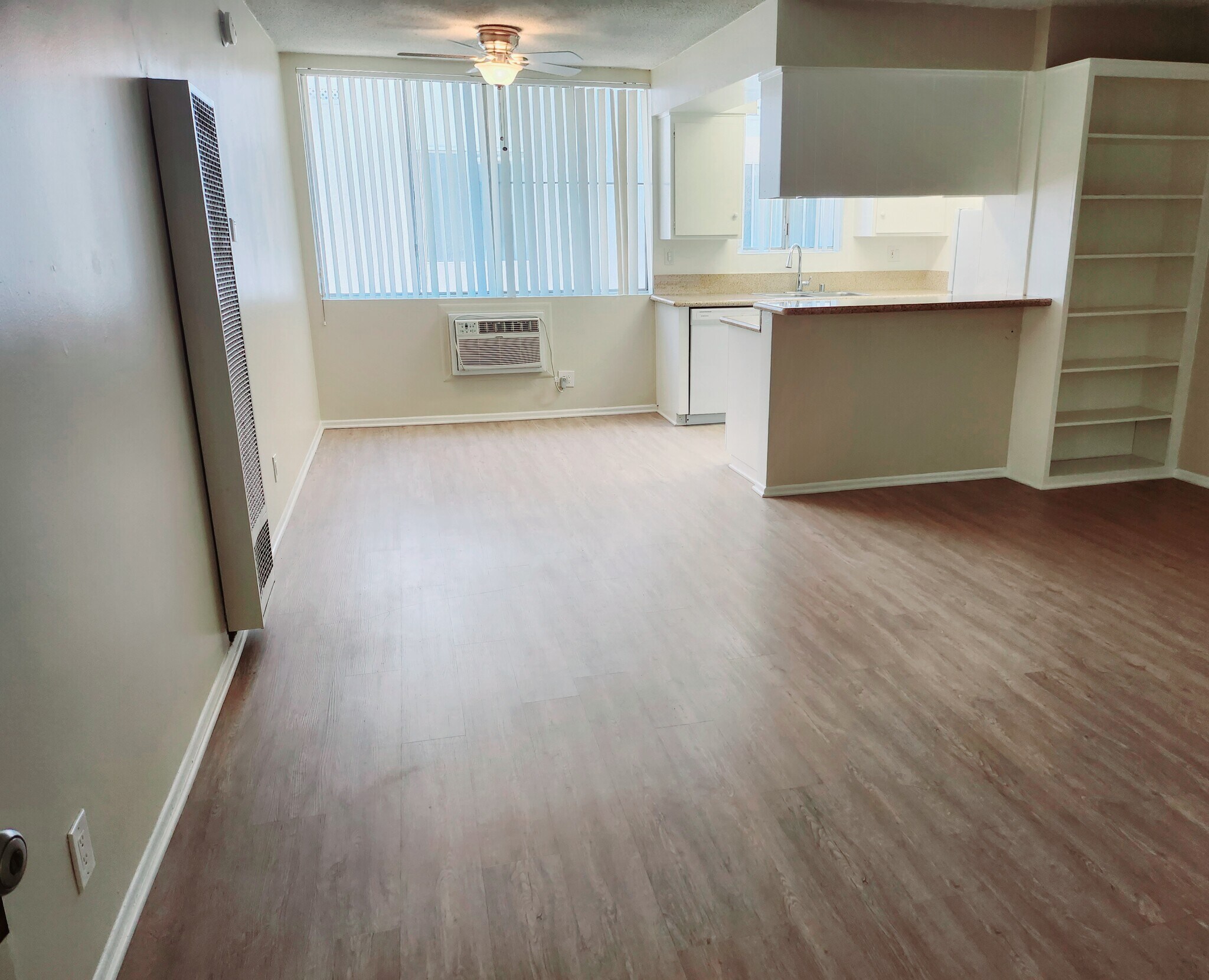 Building Photo - 456 S. Harvard Blvd