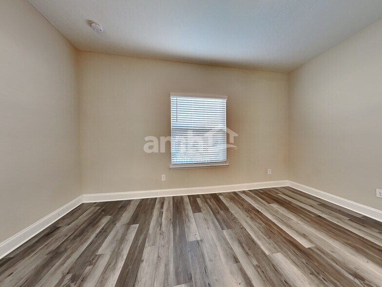 Building Photo - 64 Cobalt Ln