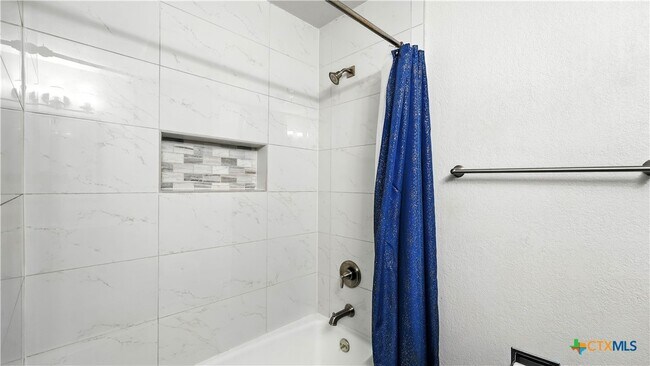 Building Photo - 1024 Mission Dr