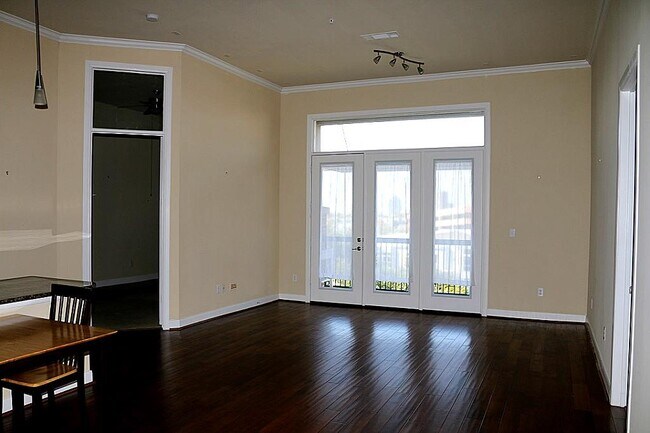 Building Photo - 300 St Joseph Pkwy