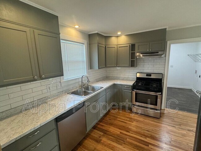 Building Photo - 117 Vanderbilt Cir