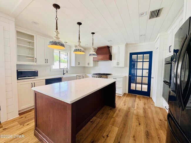 Building Photo - 916 Cobia Dr
