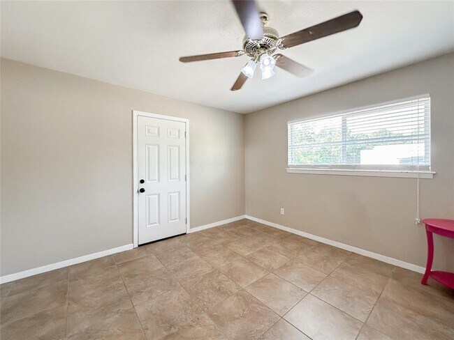 Building Photo - 11418 Cypress North Houston Rd