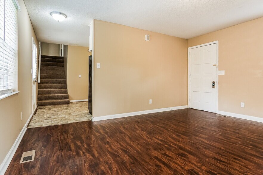 Building Photo - 3117 Parkwood Rd