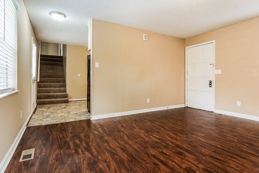 Building Photo - 3117 Parkwood Rd