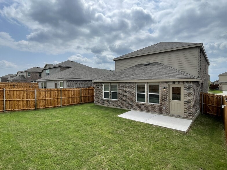 Building Photo - 825 Breakwater Dr