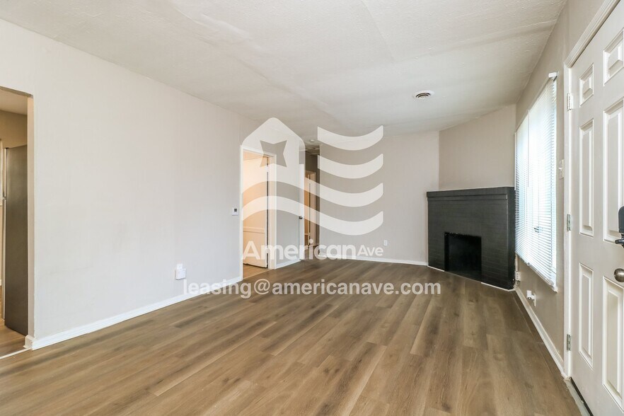 Building Photo - 6575 Julian Ave