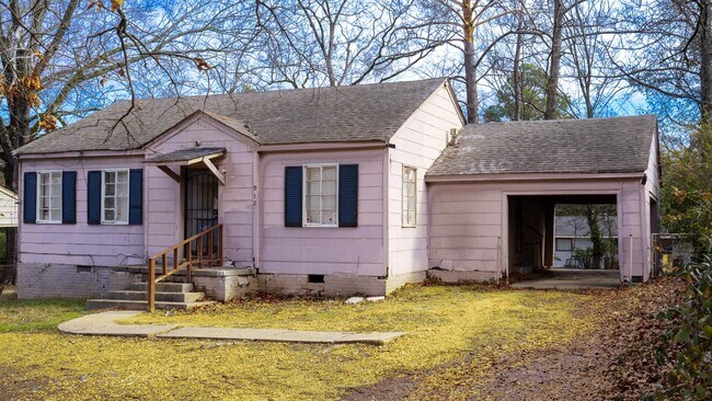 Primary Photo - 912 Lindsey Dr