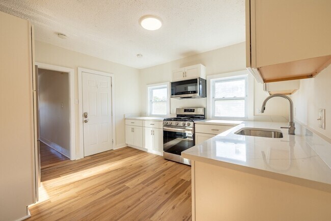 Building Photo - 365 Whiting Ave