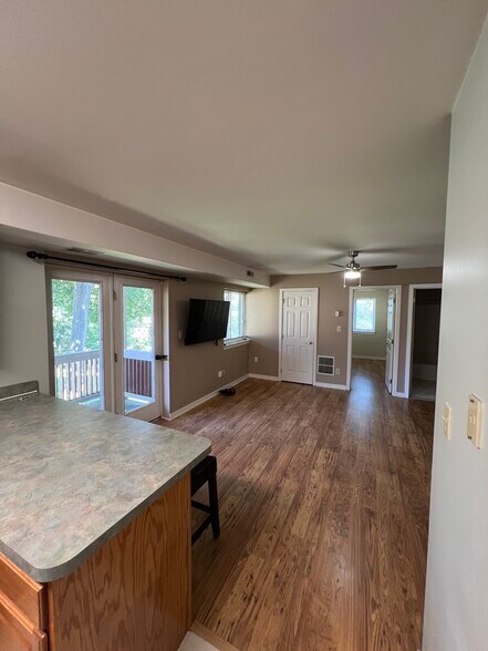 Building Photo - 4306 Eastview Ln