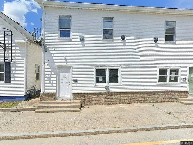 Building Photo - 55 Roberts St