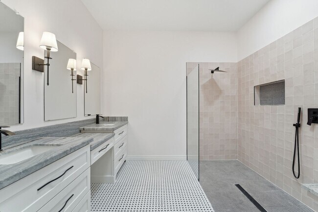 Building Photo - Welcome to this stunning 3-bedroom, 2-bathroom home in the heart of Scottsdale, AZ