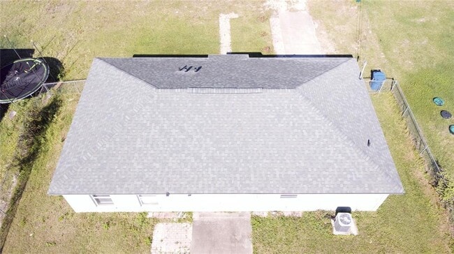 Building Photo - 825 Charles Ave