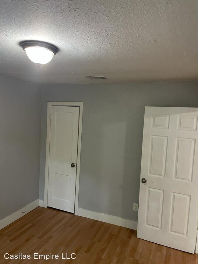 Building Photo - 2 br, 1 bath House - 3121 Rosalie St.
