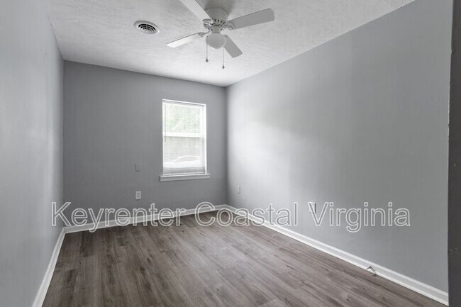 Building Photo - 2319 Jamestown Ave