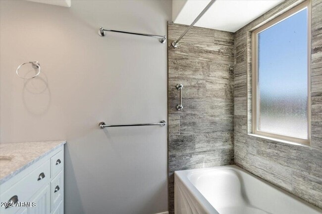 Building Photo - 10415 N 10th St