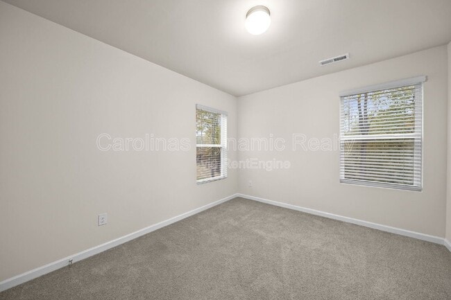 Building Photo - 711 Lackey St